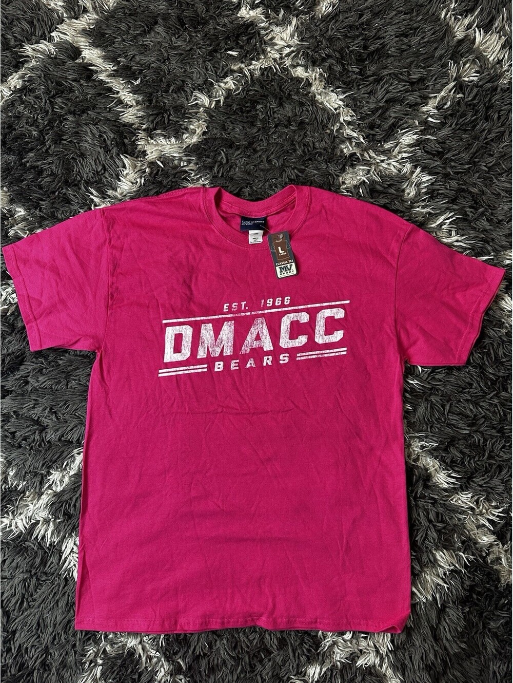 NWT MV Sport DMACC Bears T Shirt Pink Graphic Tee Mens Large Distressed